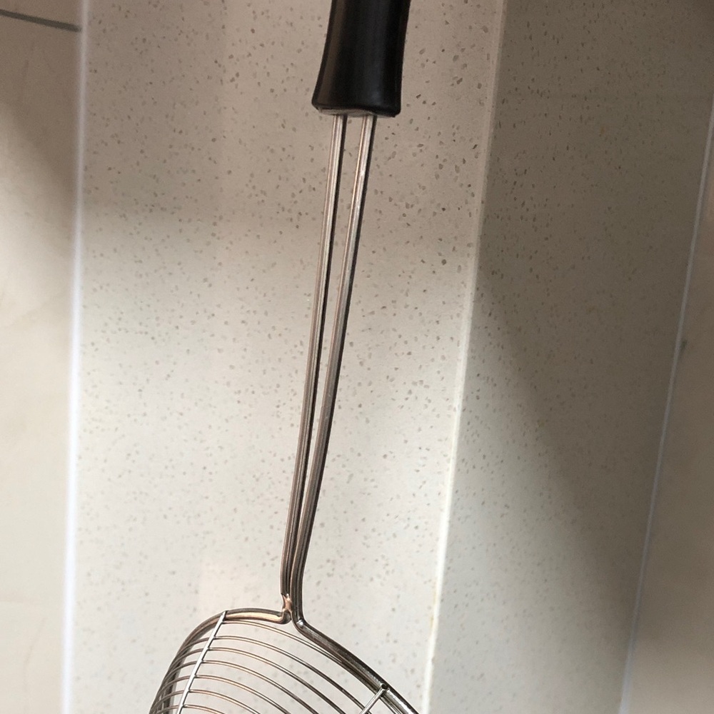 Black-Handled Stainless Steel Skimmer Spoon for Frying and Draining - Picture 7 of 8
